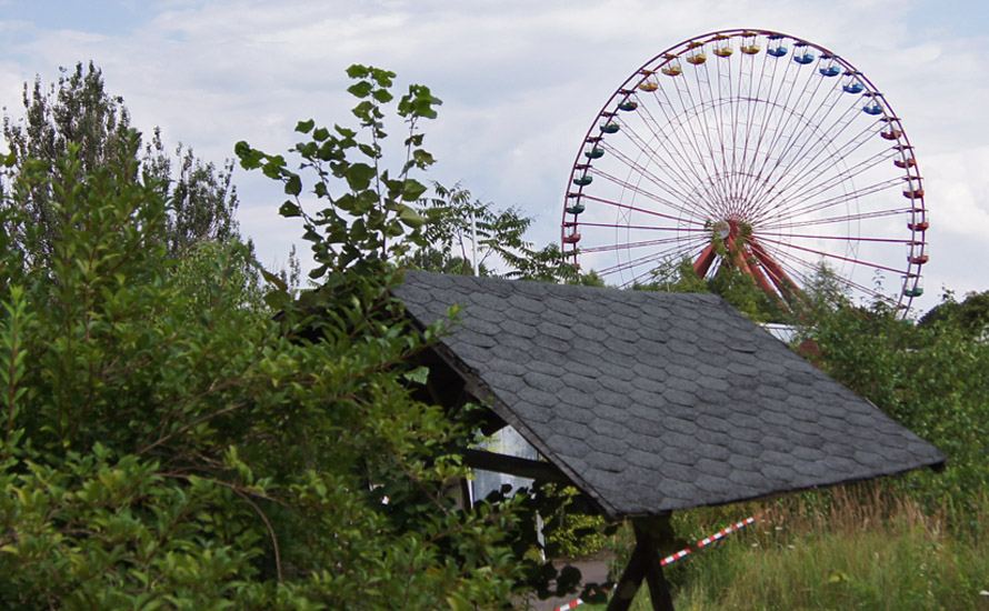 Riesenrad im stillgelegten Freizeitpark Berlin
