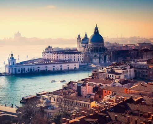 Erlebe die romantische Lagunenstadt Venedig